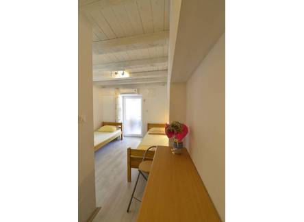 Отель Apartmani Sanja 