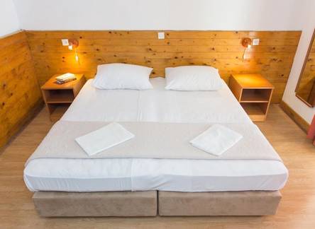 Отель Apartmani Ana 
