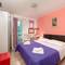Отель Damira Rooms 