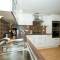 Отель Oakhill Apartments Aberdeen 