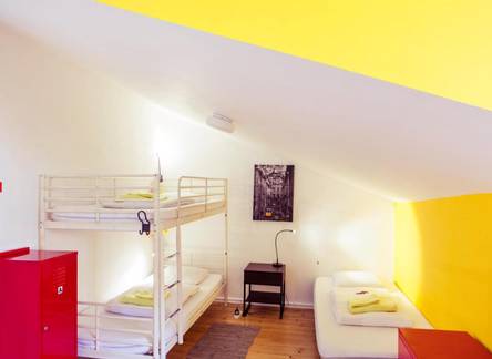 Отель Lisbon Chillout Hostel