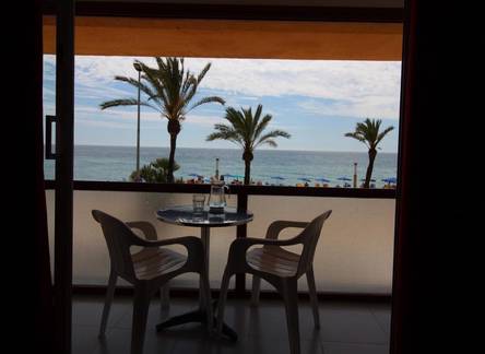 Отель Apartaments El Sorrall