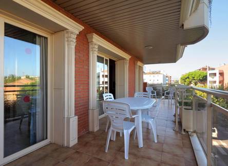 Отель Apartamentos Imperial 