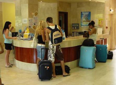 Отель Mediterranean Suites 