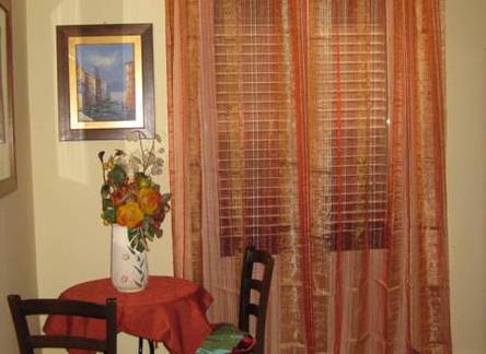 Отель B&B Politeama Square 