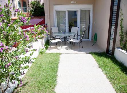 Отель Apartments Eleni 4 Seasons 