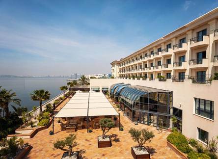 Отель Concorde Les Berges du Lac