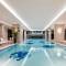 Отель Charisma De Luxe Hotel