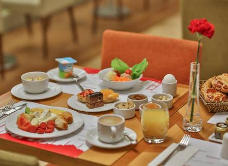 Отель Ramada Istanbul Taksim