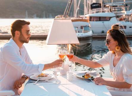 Отель Yacht Classic Hotel - Boutique Class