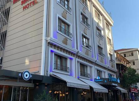Отель Regency World Hotel Suites