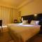 Отель Ambassadeurs Hotel