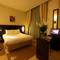 Отель Ambassadeurs Hotel