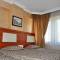 Отель Kaya Madrid Hotel