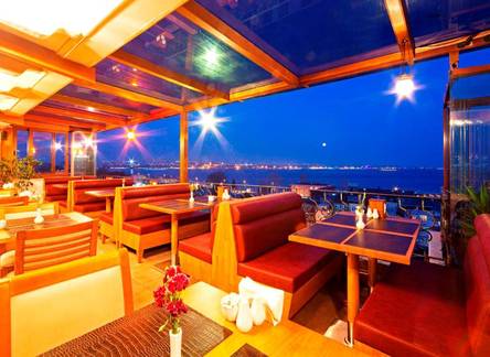 Отель Azade Suites