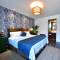 Отель Jingshan Garden Hotel - Forbidden City