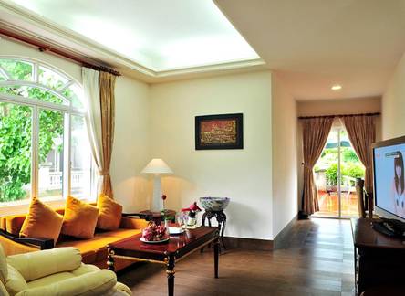 Отель Royal Casino Hotel & Villa Halong Bay 