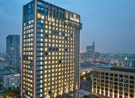 Отель Renaissance Shanghai Caohejing Hotel