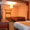 Отель Qianmen Courtyard Hotel