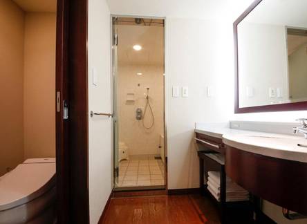 Отель Hotel Keihan Universal Tower