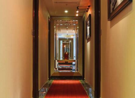 Отель Golden Silk Boutique Hotel