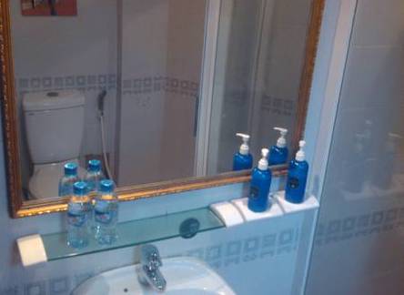 Отель Joe's Cafe & Garden Resort 