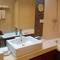 Отель Qingdao Haimengyuan Hotel 