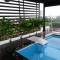 Отель Golden Lotus Luxury Hotel