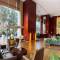 Отель The Eton Hotel, Shanghai