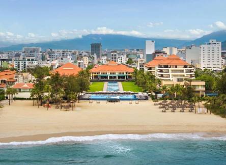 Отель Pullman Danang Beach Resort