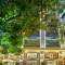 Отель Conifer Boutique Hotel