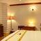 Отель Seventeen Saloon Hotel