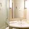 Отель Ibis Qingdao Donghai 