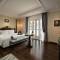 Отель La Mejor Hotel & Sky Bar