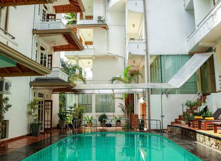 Отель Oak Ray Serene Garden Hotel