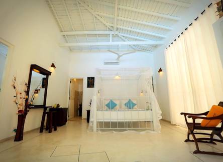 Отель Beach Grove Villas