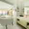 Отель Brilliant Hotel
