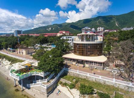 Отель Kompass Hotels Магнолия