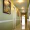 Отель Royale House Travel Inn and Suites 