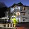 Отель La Fontaine Holiday Apartment 