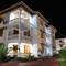 Отель La Fontaine Holiday Apartment 