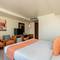 Отель Sunshine Hotel & Residences