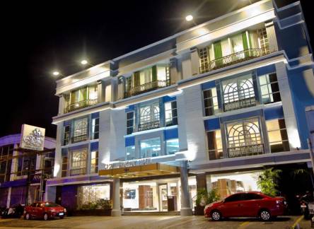 Отель Crown Regency Hotel Makati