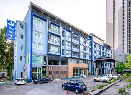 Отель Demeter Residences Suites