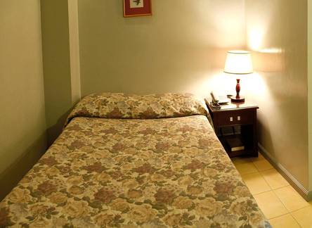 Отель Casa Leticia Business Inn 