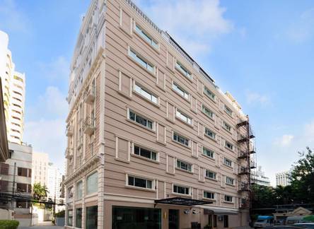 Отель Kingston Suites