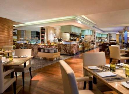 Отель Manila Marriott Hotel