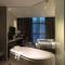 Отель S31 Sukhumvit Hotel