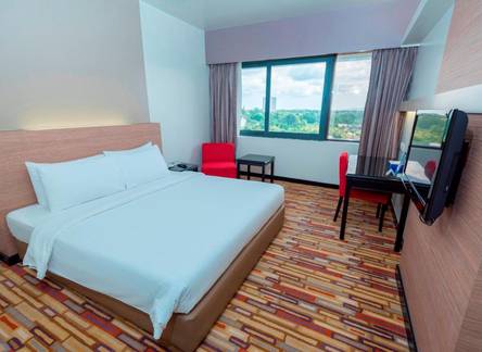 Отель Harbour View Hotel 