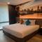 Отель Manhattan Hotel Bangkok
